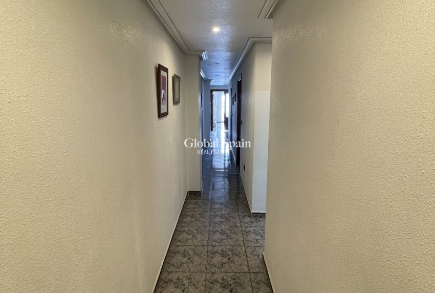 Revente - PENTHOUSE -
TORREVIEJA - Playa de cura