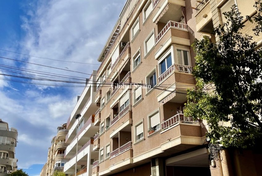 Revente - PENTHOUSE -
TORREVIEJA - Playa de cura