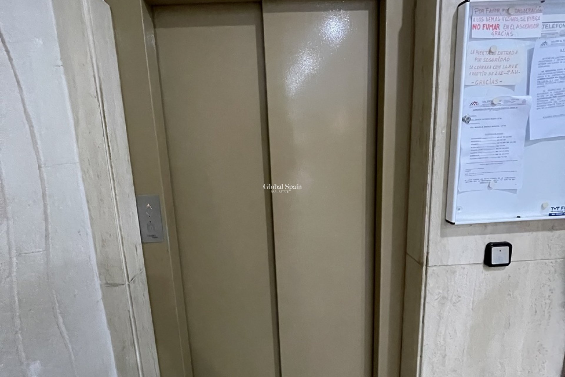 Revente - PENTHOUSE -
TORREVIEJA - Playa de cura