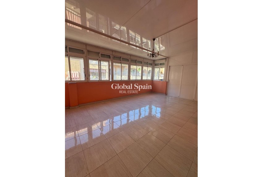 Revente - PENTHOUSE -
TORREVIEJA - Playa de los Locos