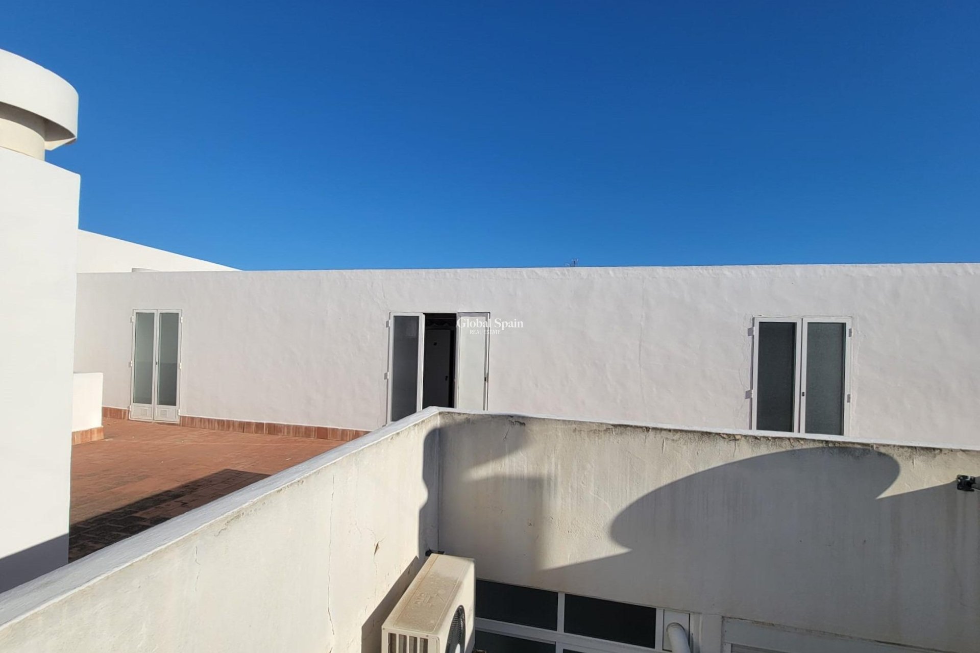 Revente - PENTHOUSE -
TORREVIEJA - Playa de los Locos