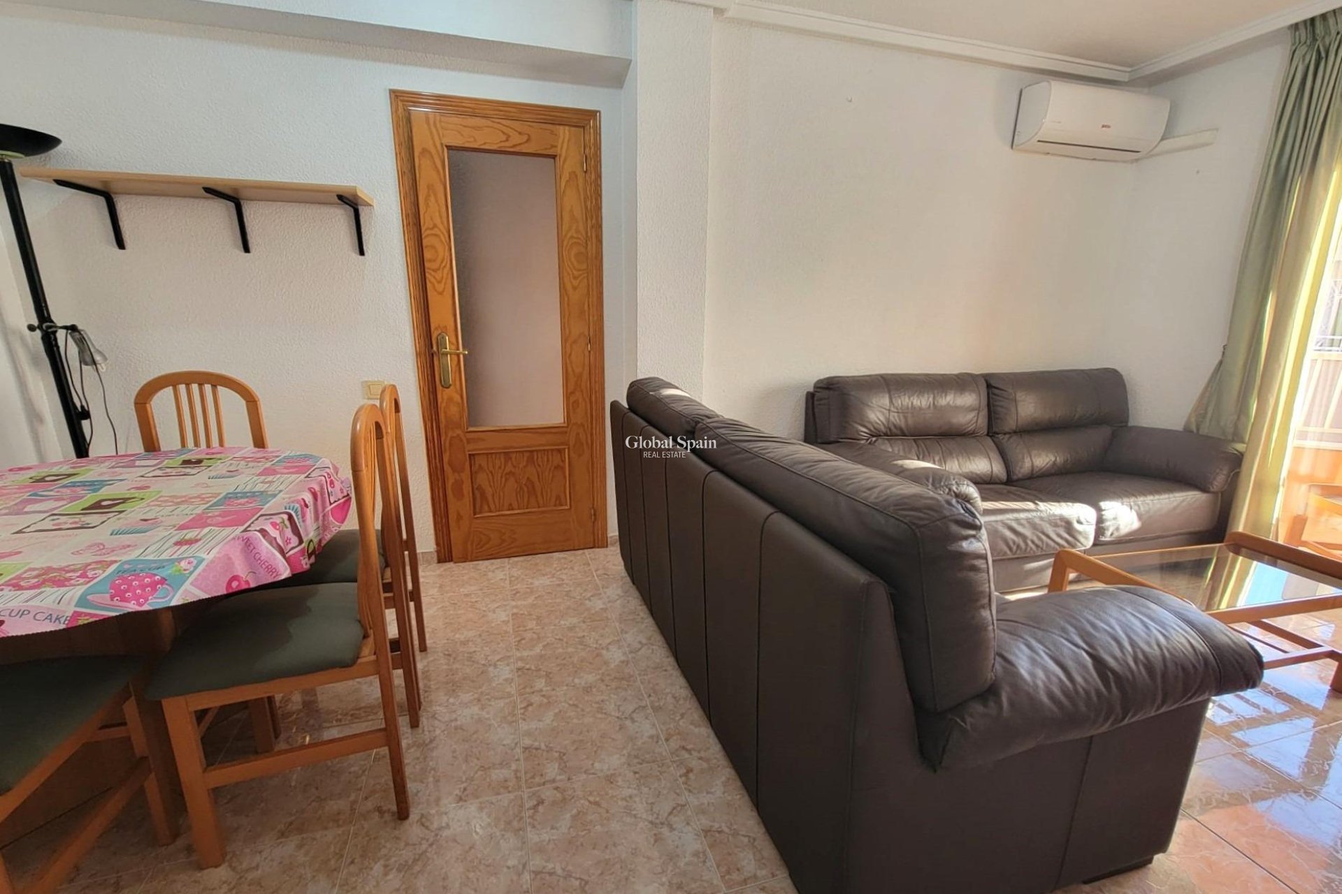 Revente - PENTHOUSE -
TORREVIEJA - Playa de los Locos