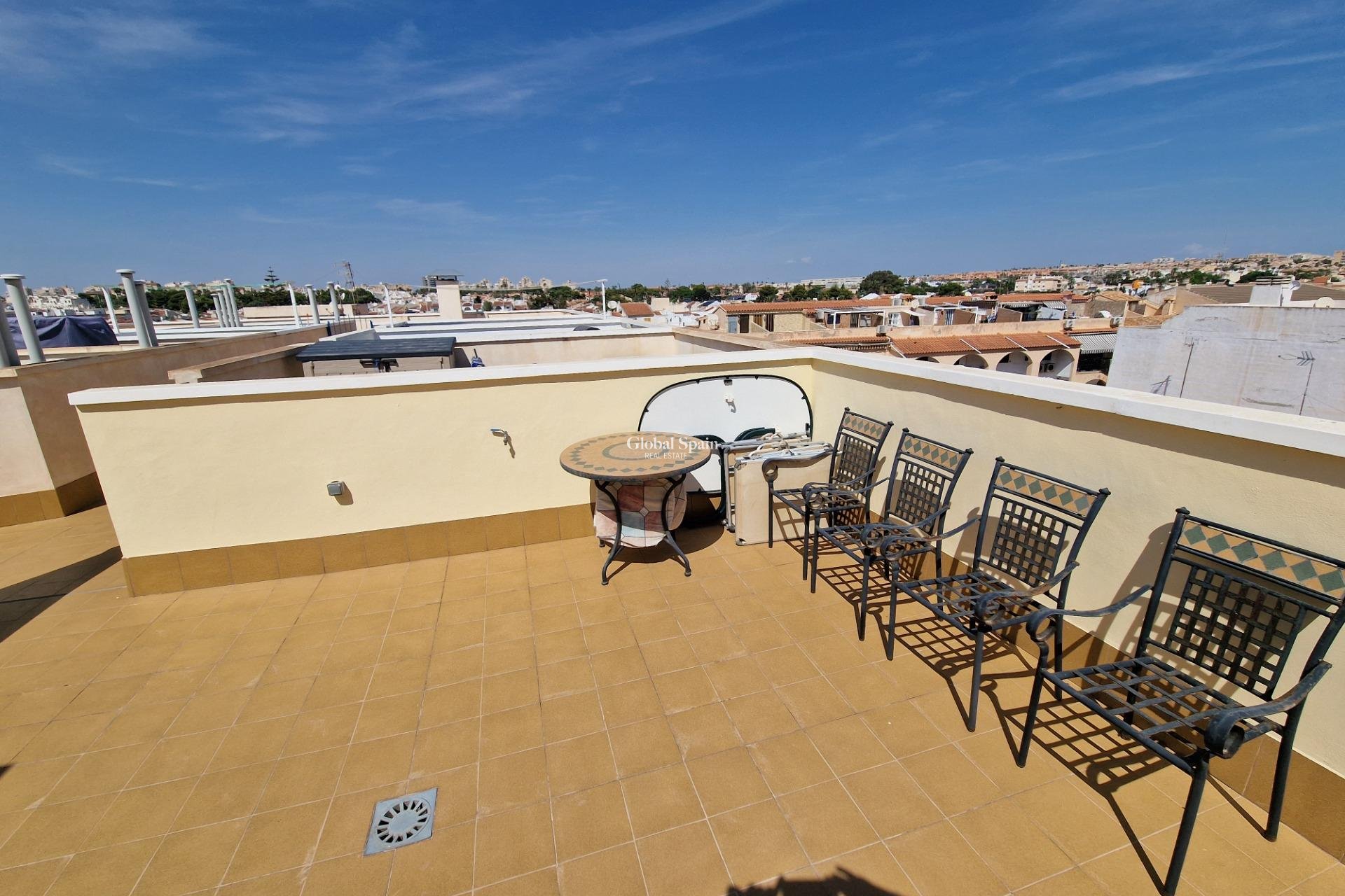 Revente - PENTHOUSE -
TORREVIEJA - Playa de los Locos