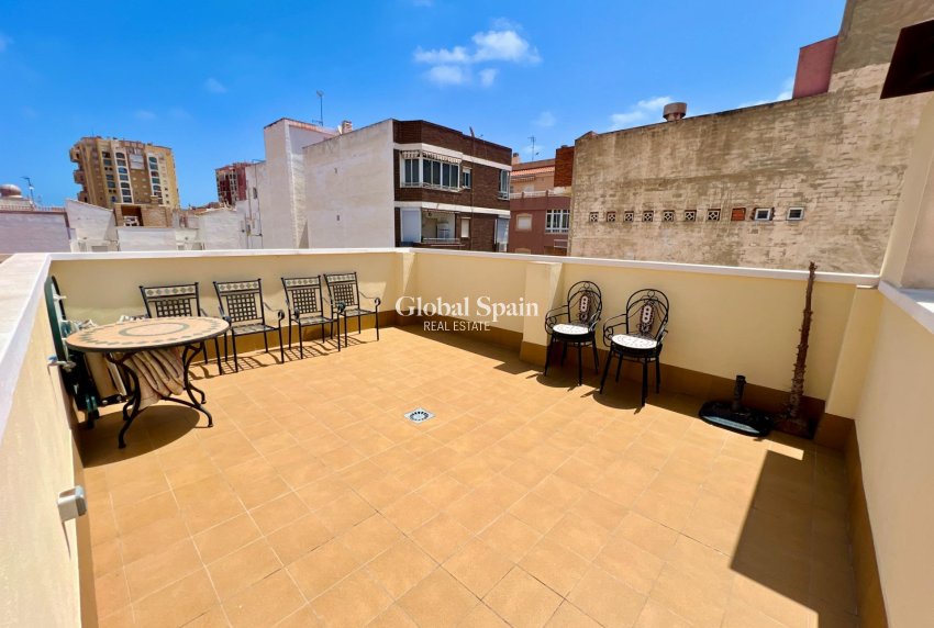 Revente - PENTHOUSE -
TORREVIEJA - Playa de los Locos