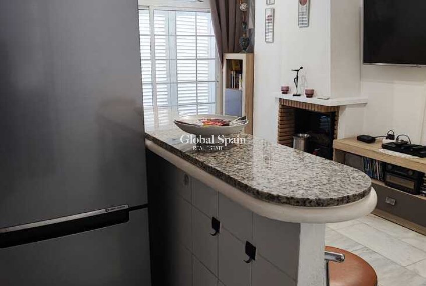 Revente - PENTHOUSE -
TORREVIEJA - Playa de los Locos