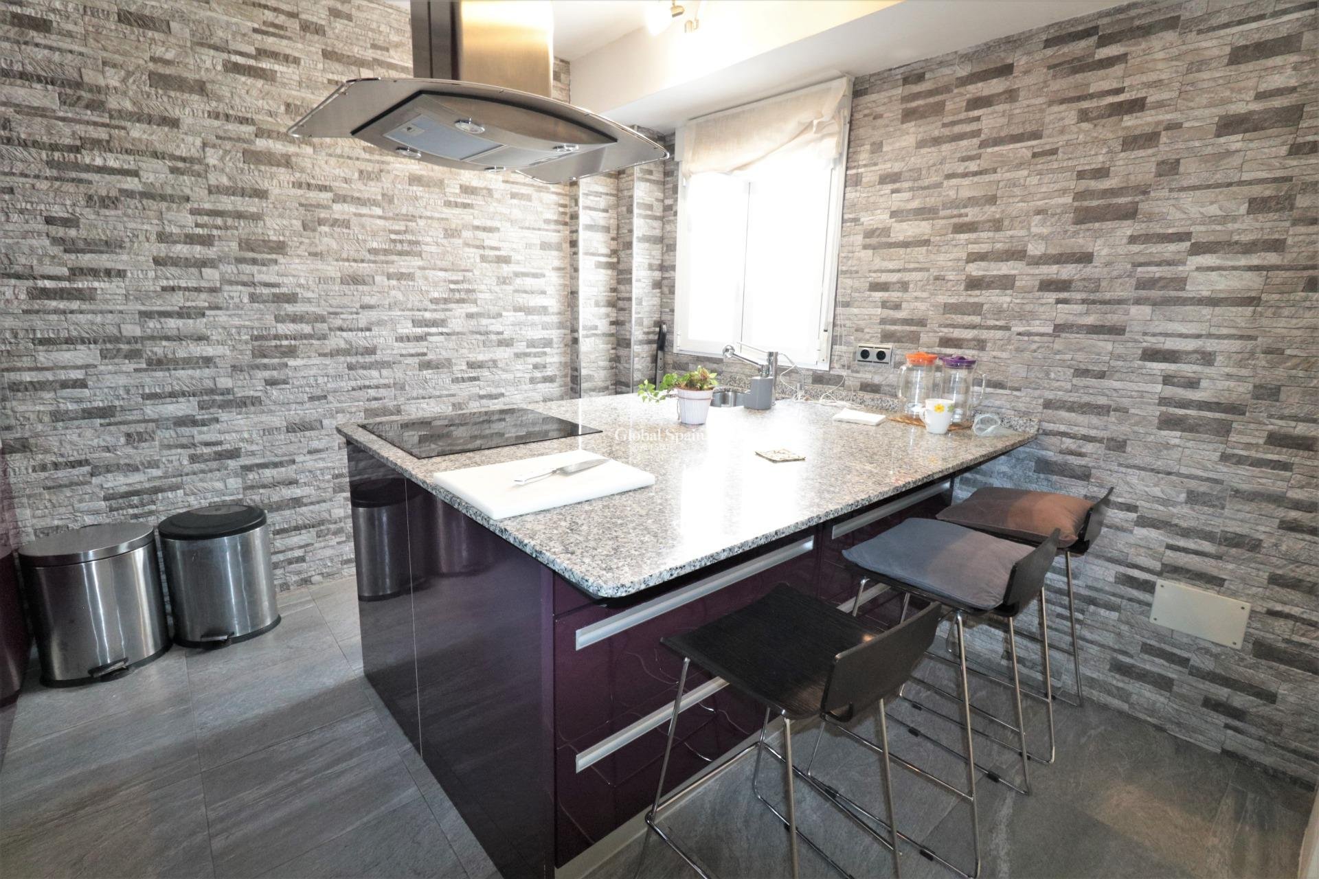 Revente - PENTHOUSE -
TORREVIEJA - Playa De Los Náufragos