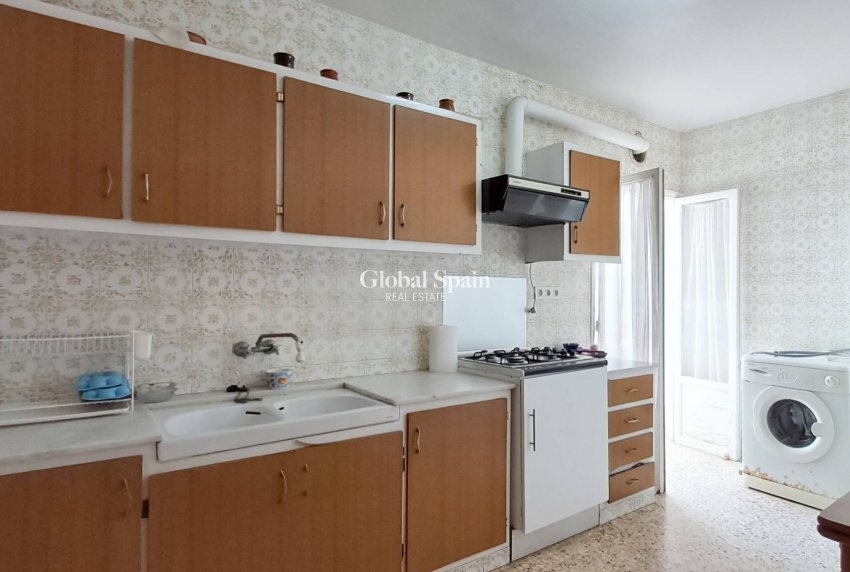 Revente - PENTHOUSE -
TORREVIEJA - Playa De Los Náufragos