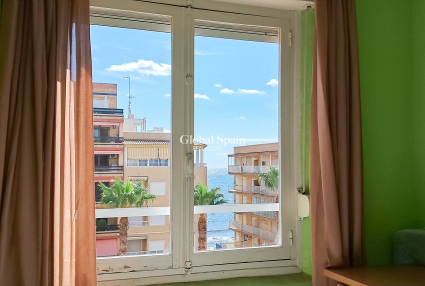 Revente - PENTHOUSE -
TORREVIEJA - Playa De Los Náufragos
