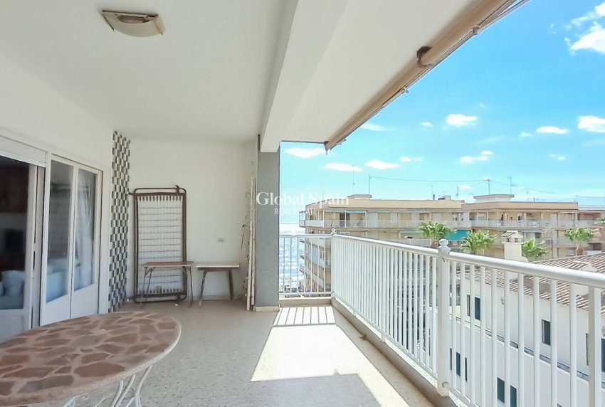 Revente - PENTHOUSE -
TORREVIEJA - Playa De Los Náufragos