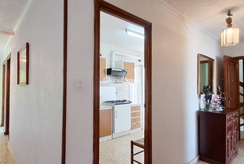 Revente - PENTHOUSE -
TORREVIEJA - Playa De Los Náufragos