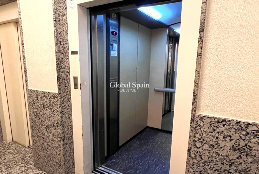 Revente - PENTHOUSE -
TORREVIEJA - Playa del Cura