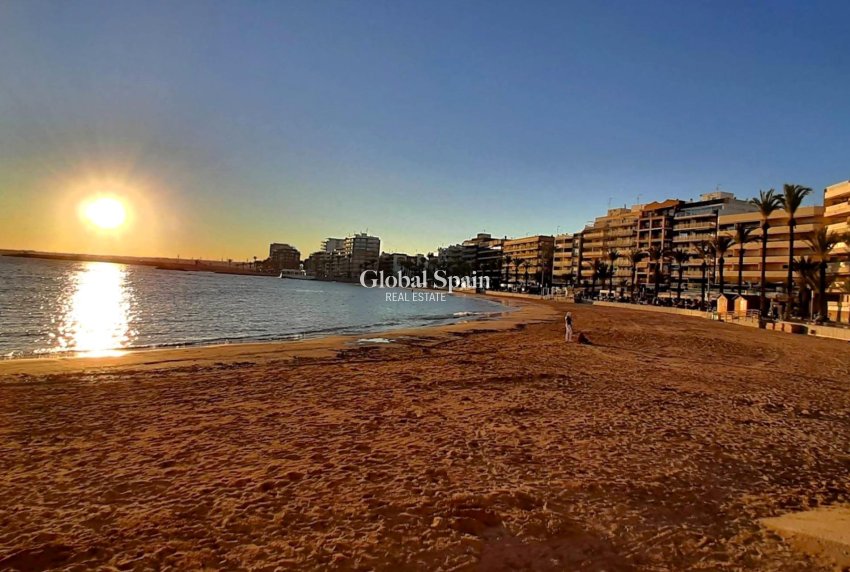 Revente - PENTHOUSE -
TORREVIEJA - Playa del Cura