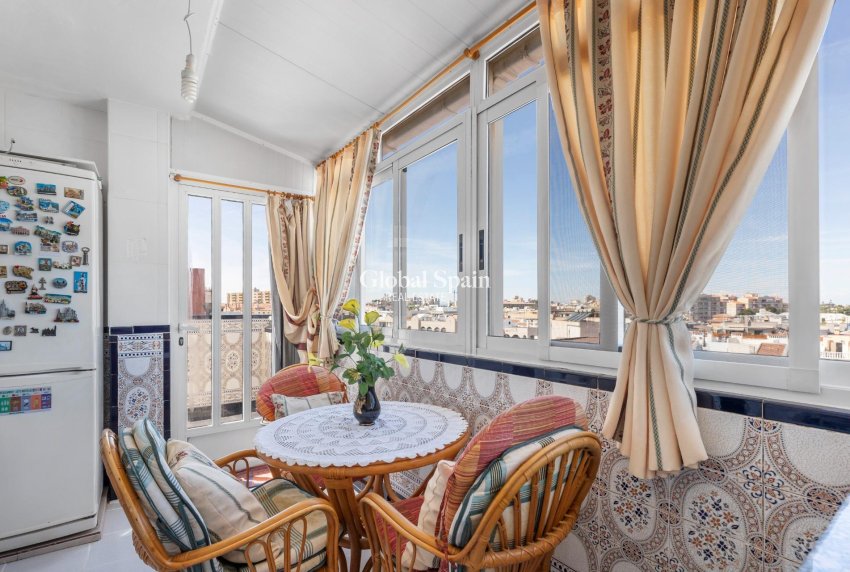 Revente - PENTHOUSE -
TORREVIEJA - Playa del cura