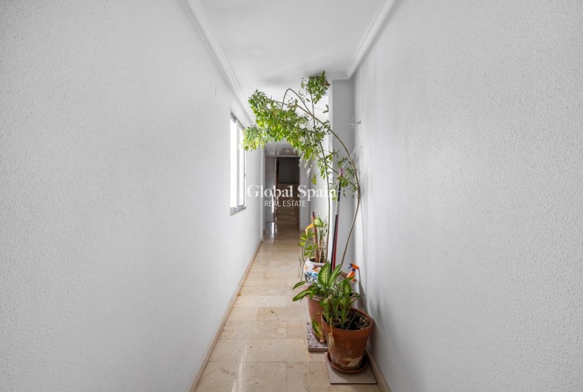 Revente - PENTHOUSE -
TORREVIEJA - Playa del cura