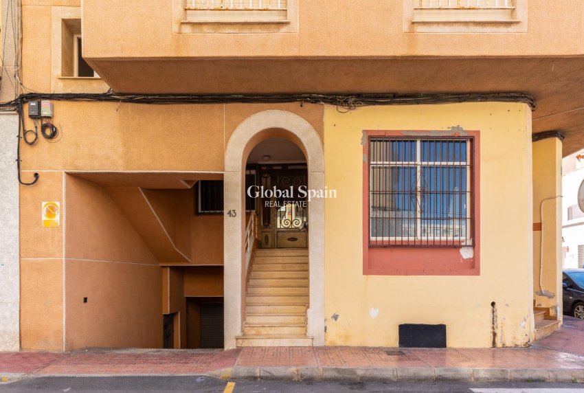 Revente - PENTHOUSE -
TORREVIEJA - Playa del cura