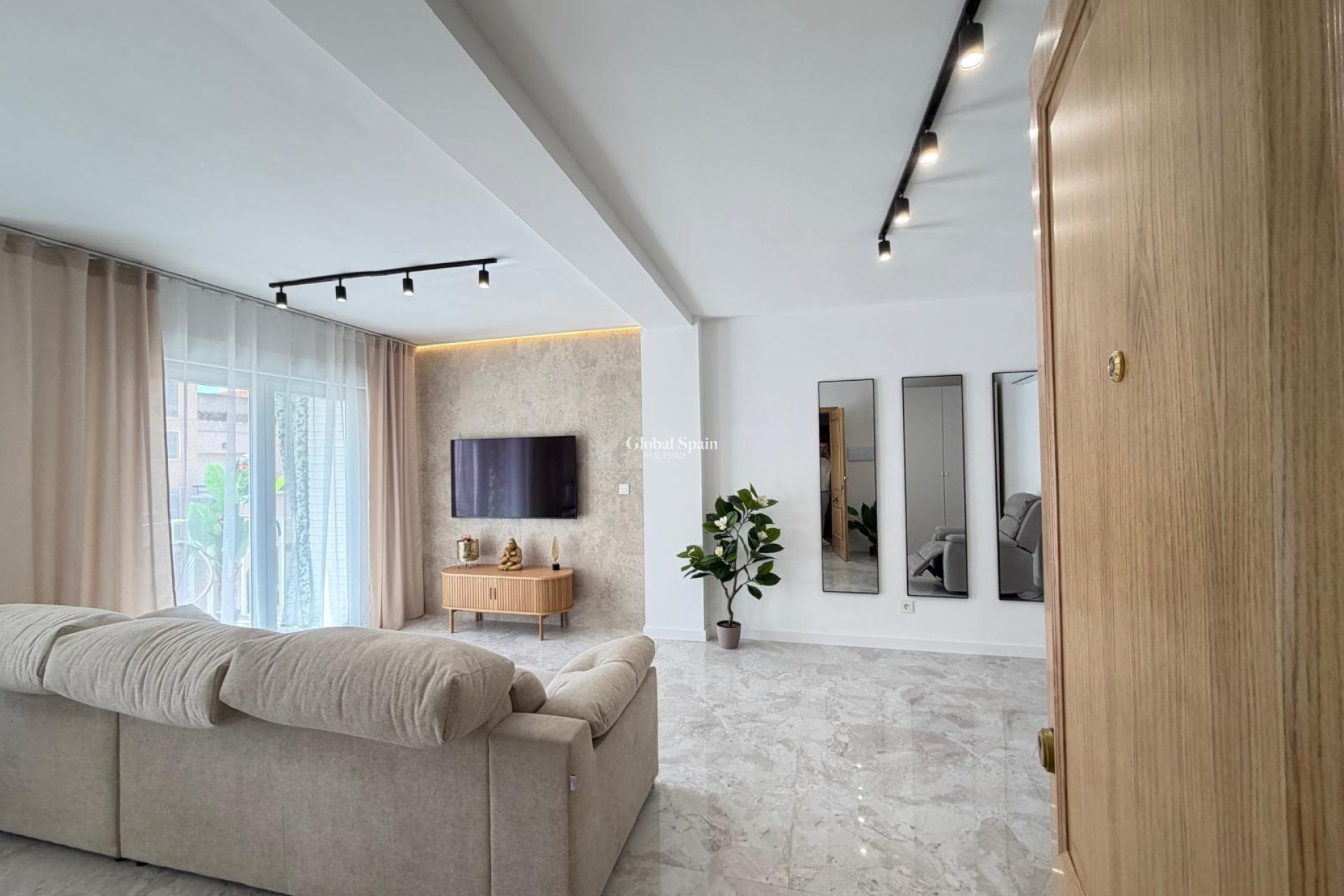 Revente - PENTHOUSE -
TORREVIEJA - Playa del Cura