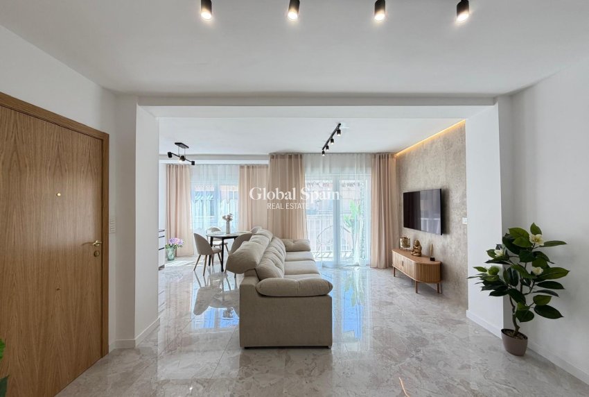 Revente - PENTHOUSE -
TORREVIEJA - Playa del Cura