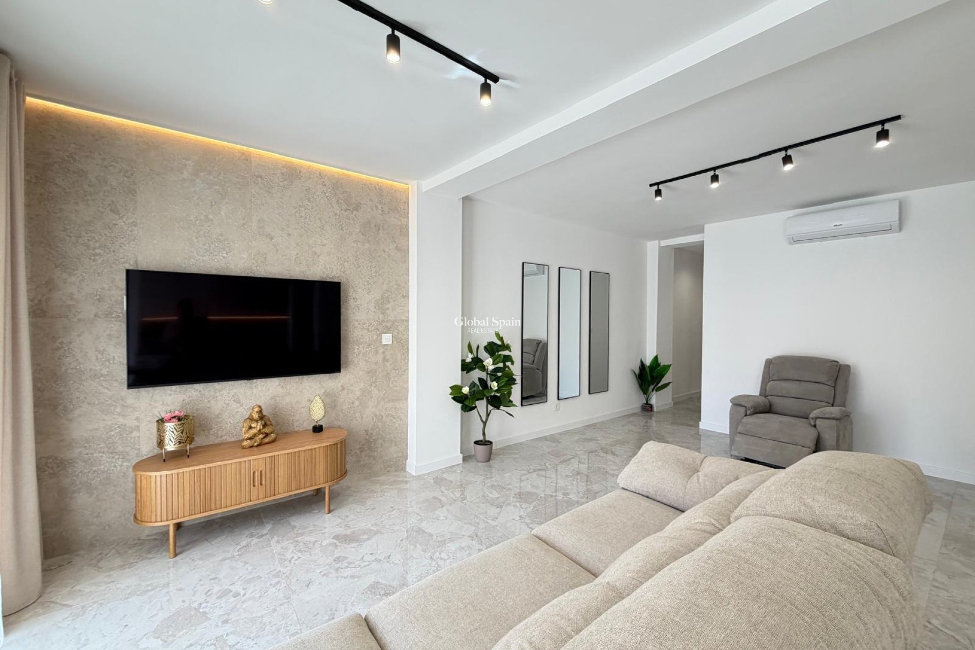 Revente - PENTHOUSE -
TORREVIEJA - Playa del Cura