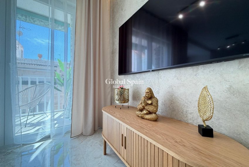 Revente - PENTHOUSE -
TORREVIEJA - Playa del Cura