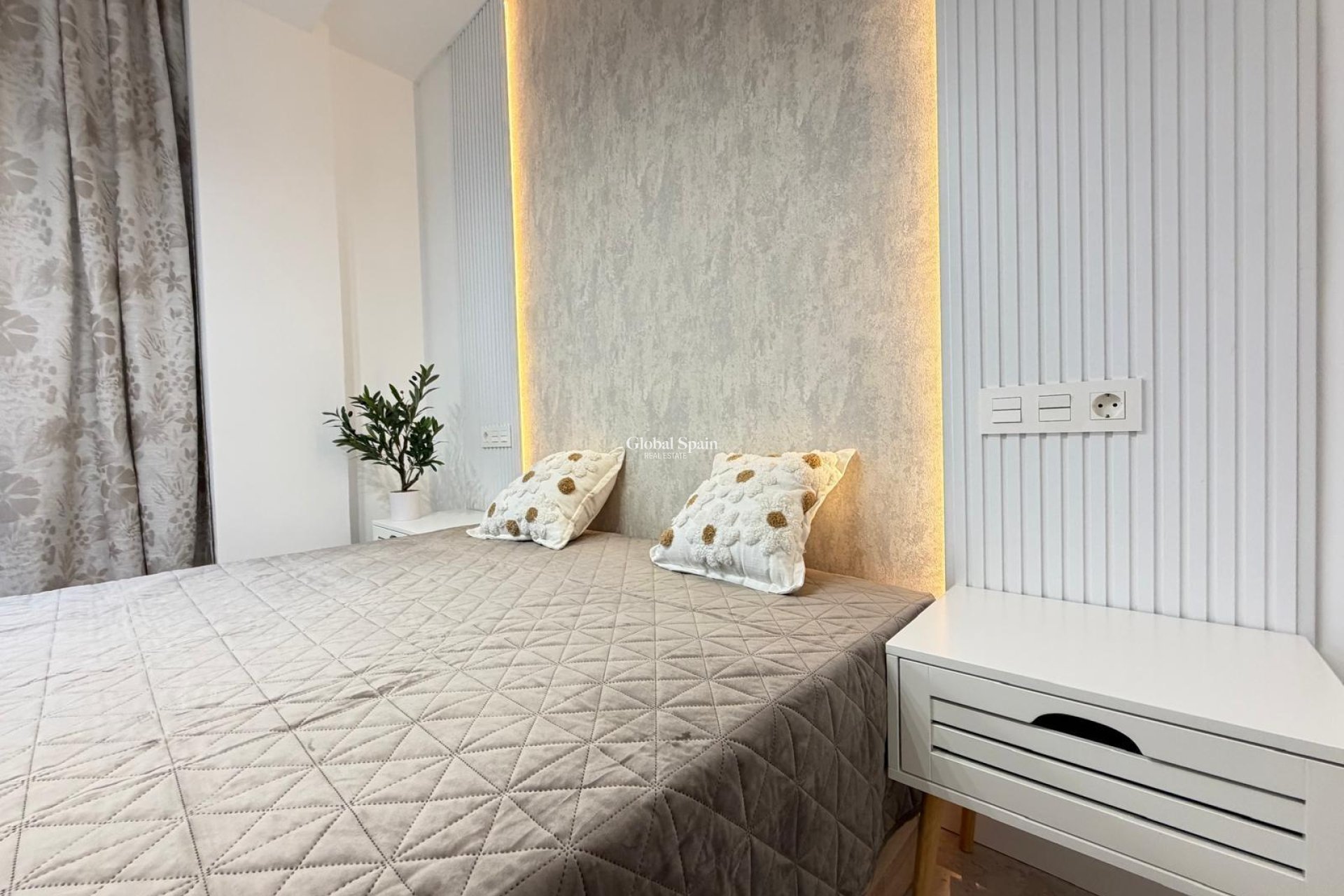 Revente - PENTHOUSE -
TORREVIEJA - Playa del Cura