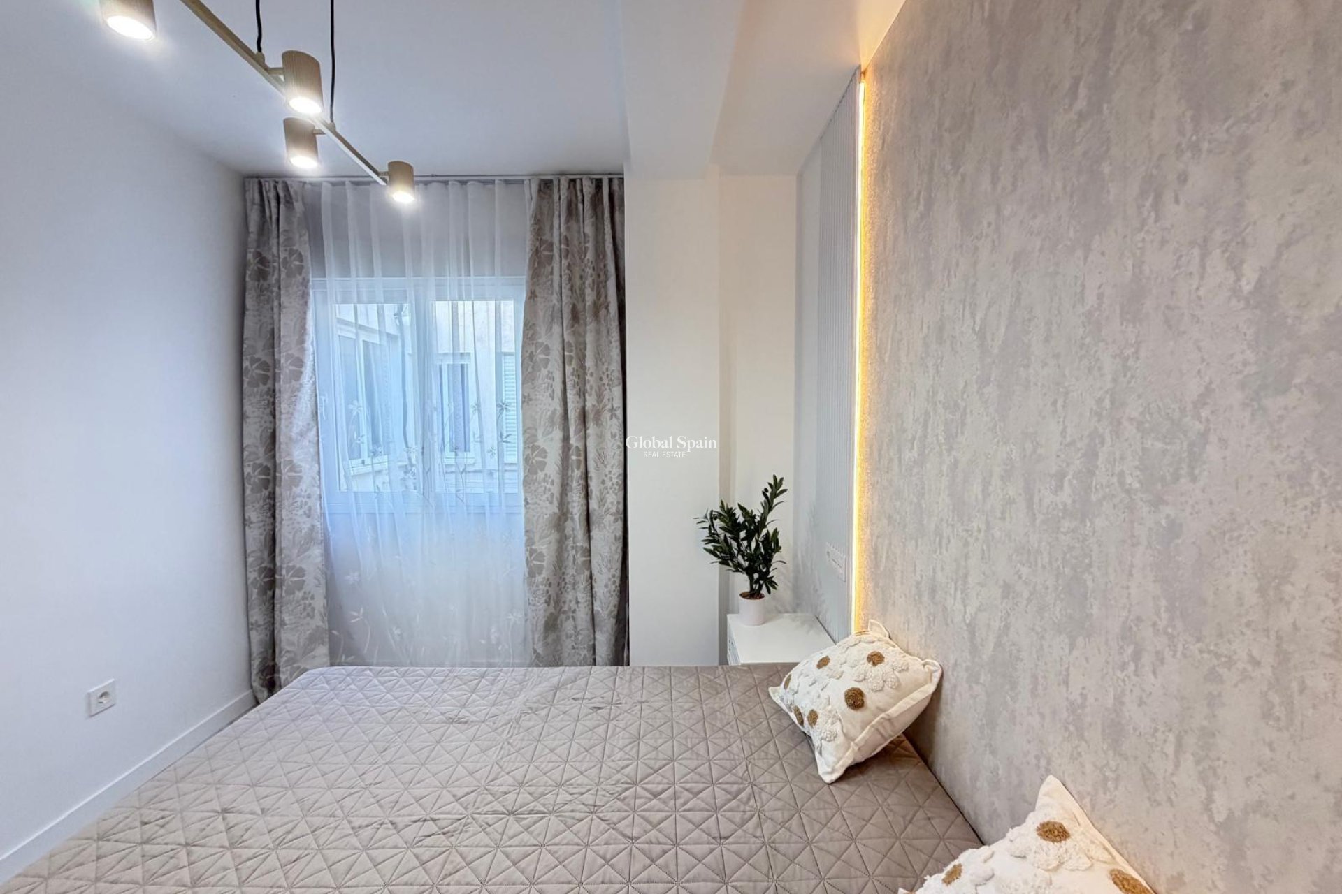 Revente - PENTHOUSE -
TORREVIEJA - Playa del Cura