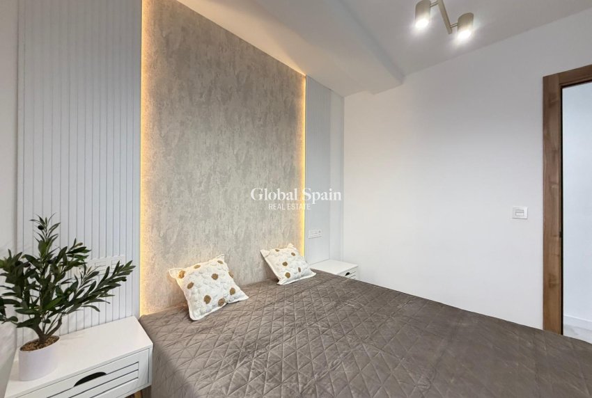 Revente - PENTHOUSE -
TORREVIEJA - Playa del Cura