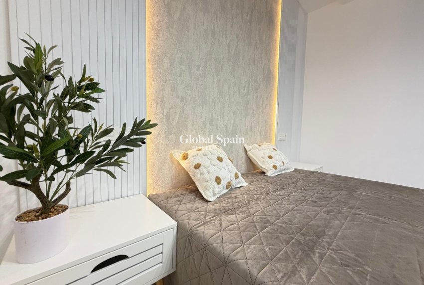 Revente - PENTHOUSE -
TORREVIEJA - Playa del Cura