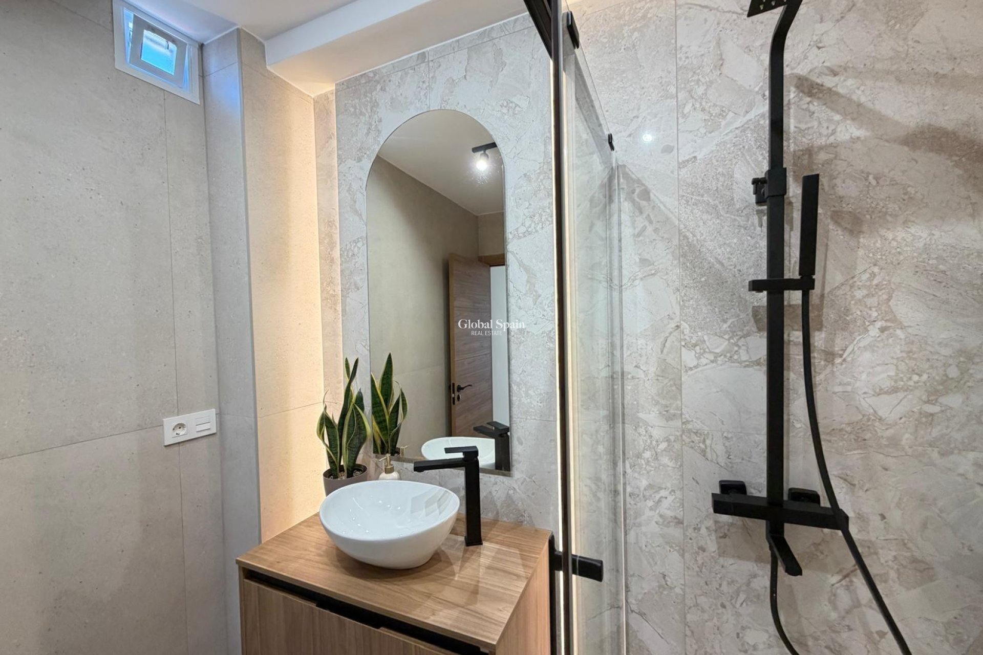 Revente - PENTHOUSE -
TORREVIEJA - Playa del Cura