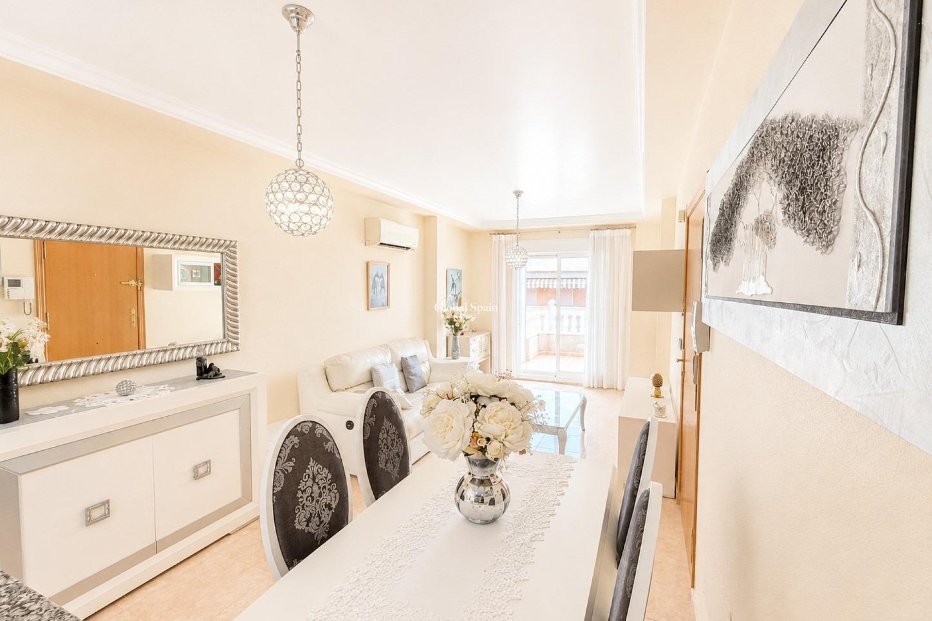 Revente - PENTHOUSE -
TORREVIEJA - Playa del cura