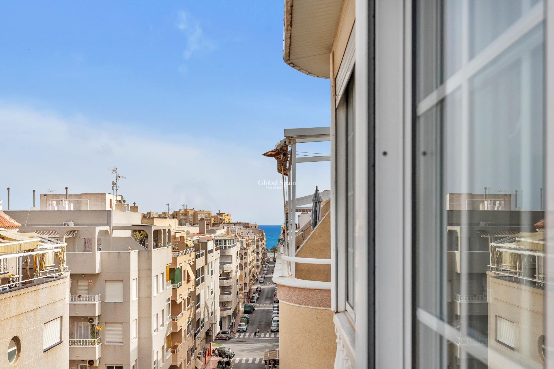 Revente - PENTHOUSE -
TORREVIEJA - Playa del cura