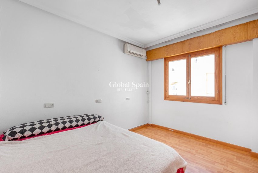 Revente - PENTHOUSE -
TORREVIEJA - Playa del cura