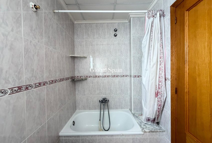 Revente - PENTHOUSE -
TORREVIEJA - Playa del Cura