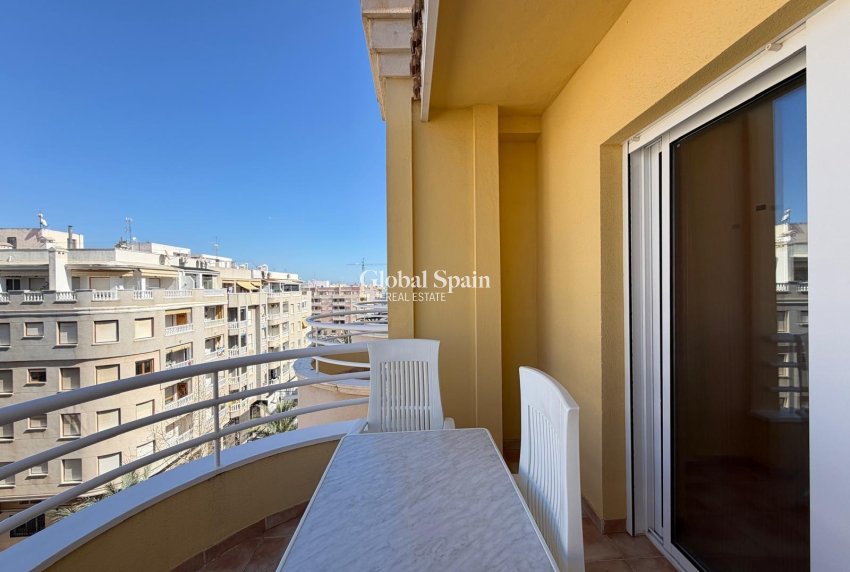 Revente - PENTHOUSE -
TORREVIEJA - Playa del Cura