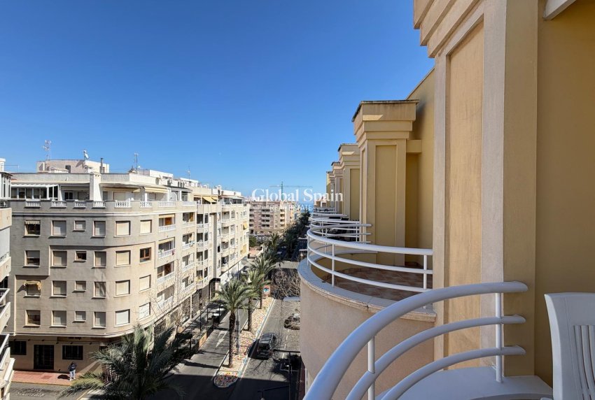 Revente - PENTHOUSE -
TORREVIEJA - Playa del Cura