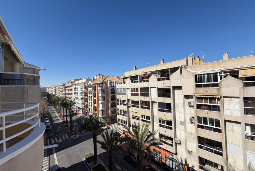 Revente - PENTHOUSE -
TORREVIEJA - Playa del Cura