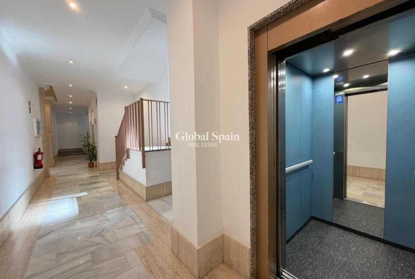 Revente - PENTHOUSE -
TORREVIEJA - Playa del Cura