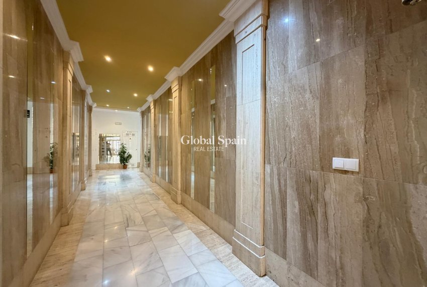 Revente - PENTHOUSE -
TORREVIEJA - Playa del Cura