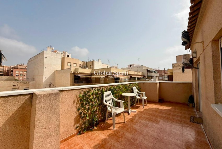 Revente - PENTHOUSE -
TORREVIEJA - Playa del Cura