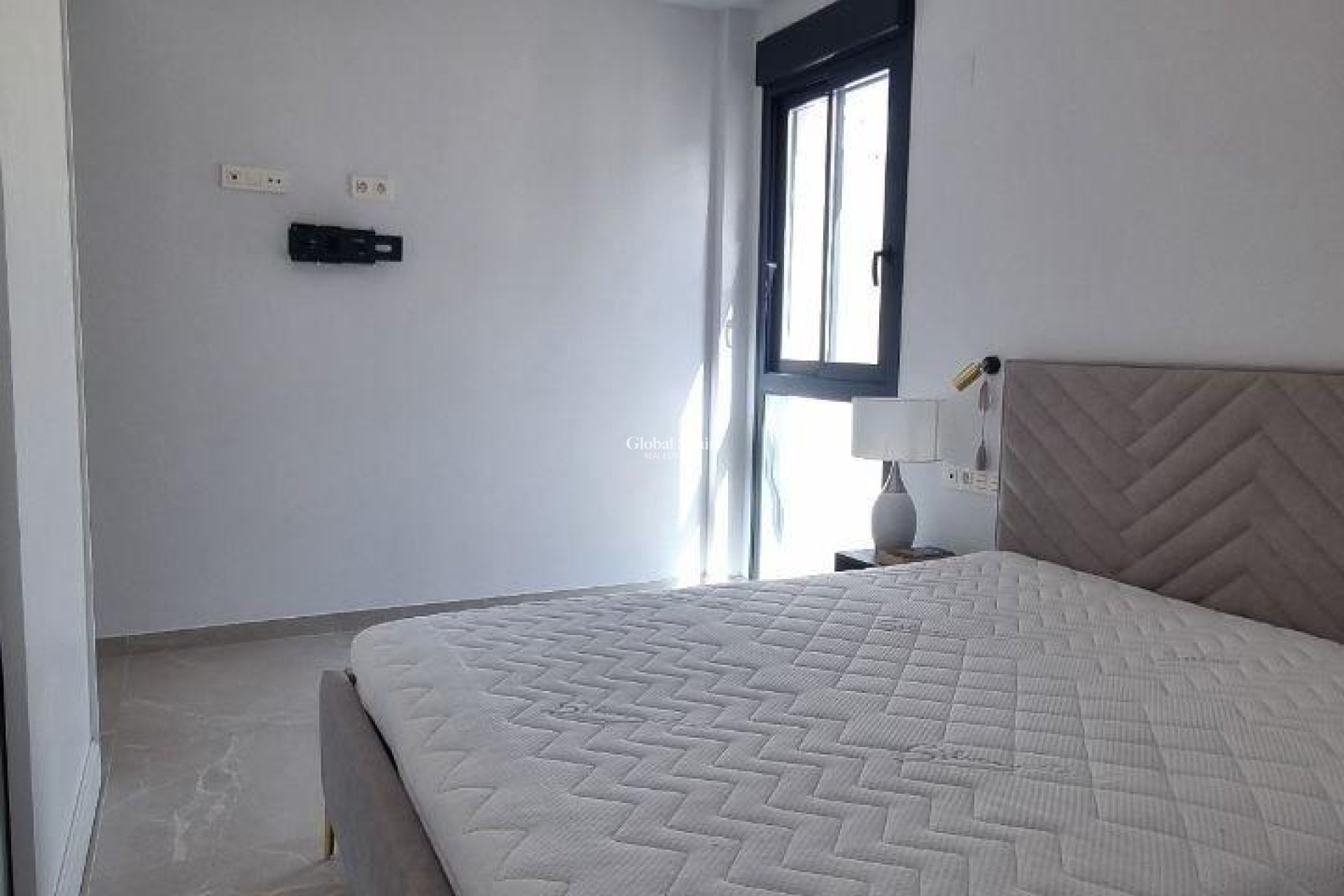 Revente - PENTHOUSE -
TORREVIEJA - Playa del Cura