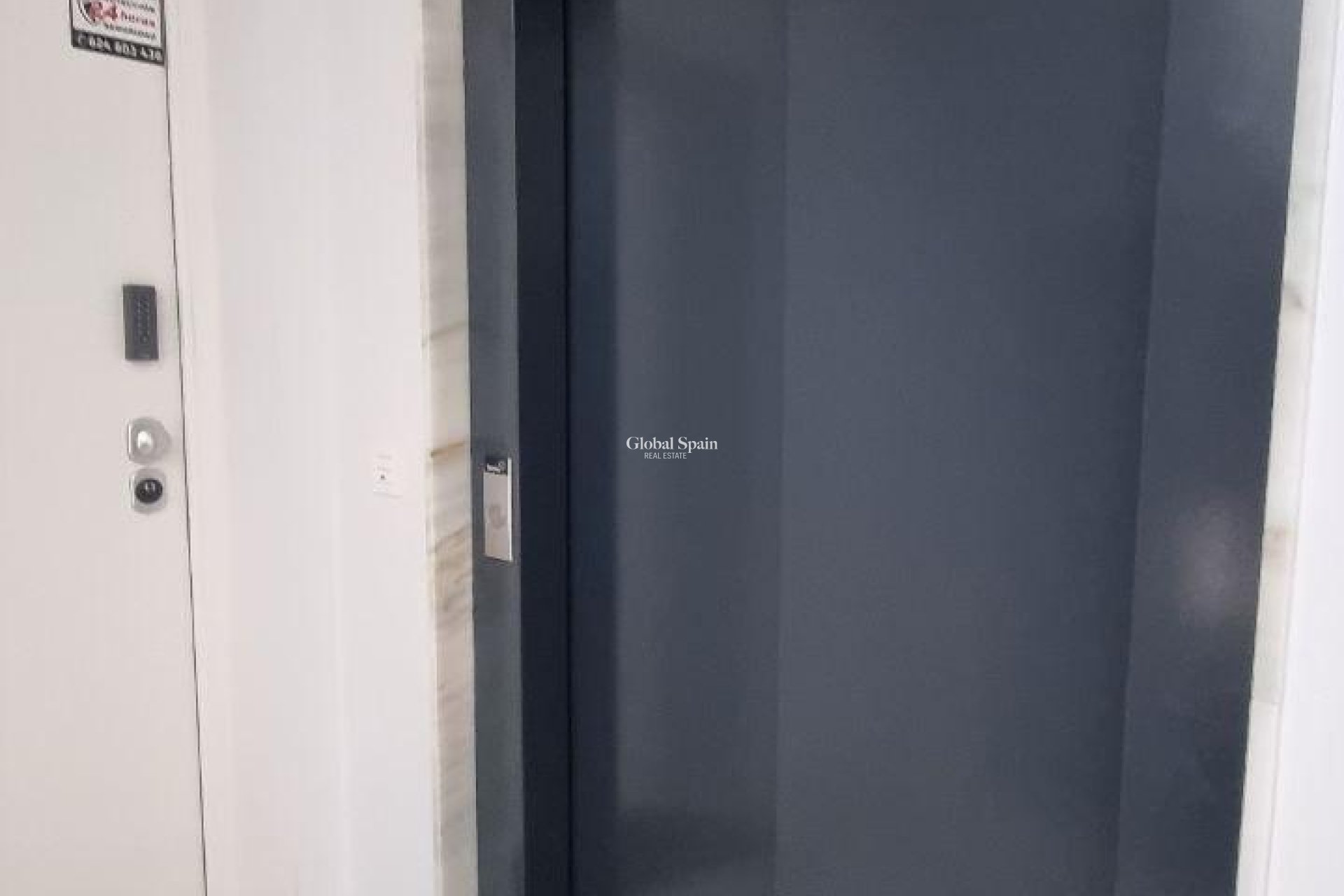 Revente - PENTHOUSE -
TORREVIEJA - Playa del Cura
