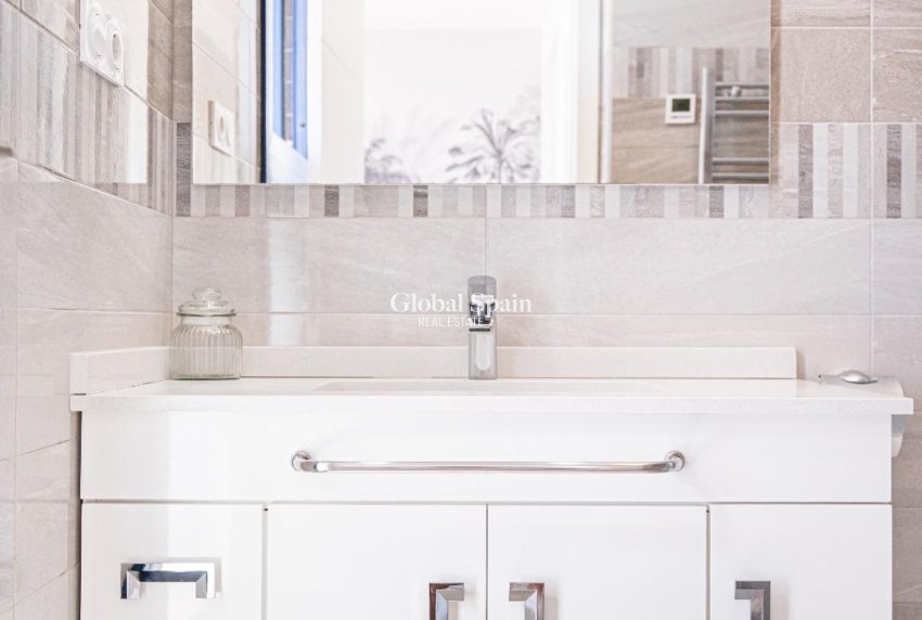 Revente - PENTHOUSE -
TORREVIEJA - Punta Prima