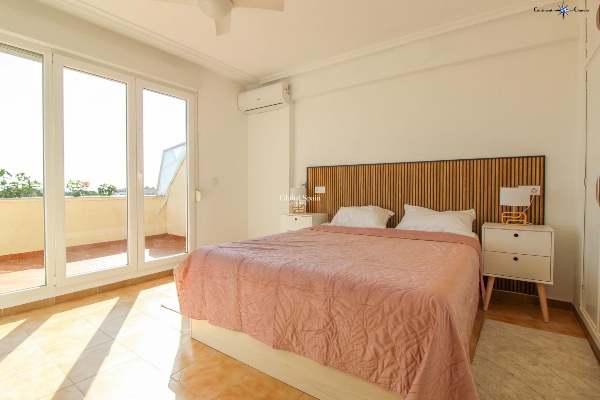 Revente - PENTHOUSE -
TORREVIEJA - Punta Prima