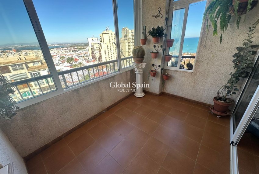 Revente - PENTHOUSE -
TORREVIEJA - Torre la mata