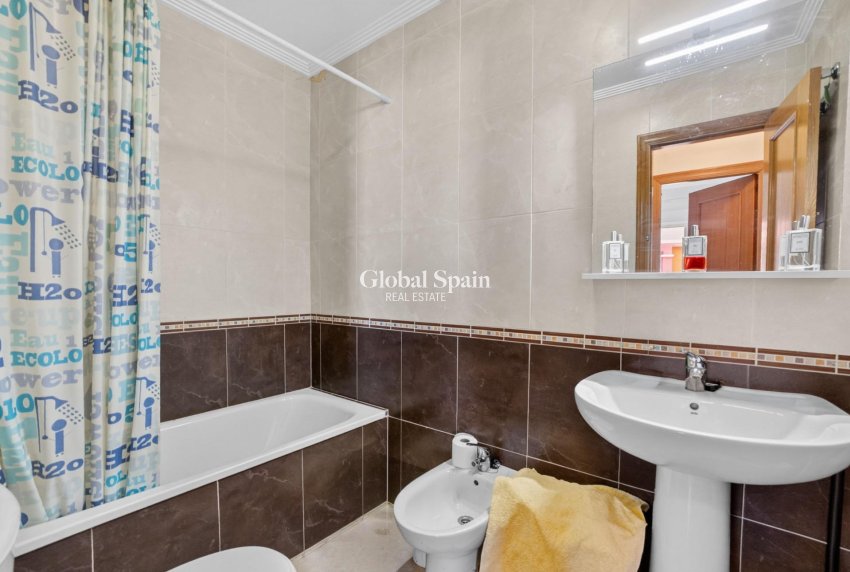 Revente - PENTHOUSE -
TORREVIEJA - Torreblanca