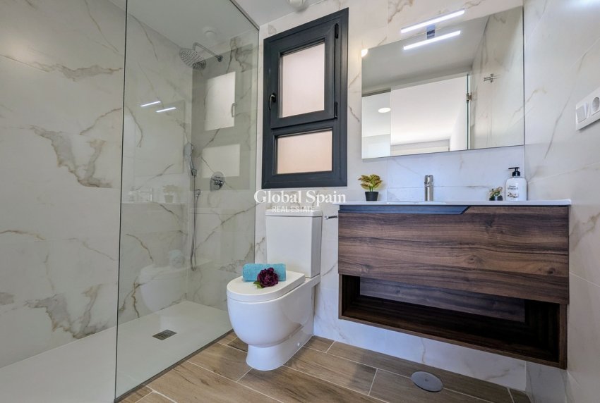 Revente - PENTHOUSE -
VILLAMARTÍN - Costa Blanca