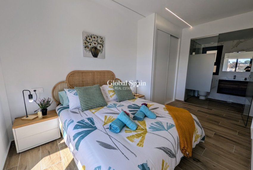 Revente - PENTHOUSE -
VILLAMARTÍN - Costa Blanca