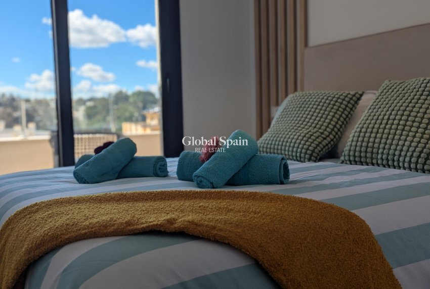 Revente - PENTHOUSE -
VILLAMARTÍN - Costa Blanca