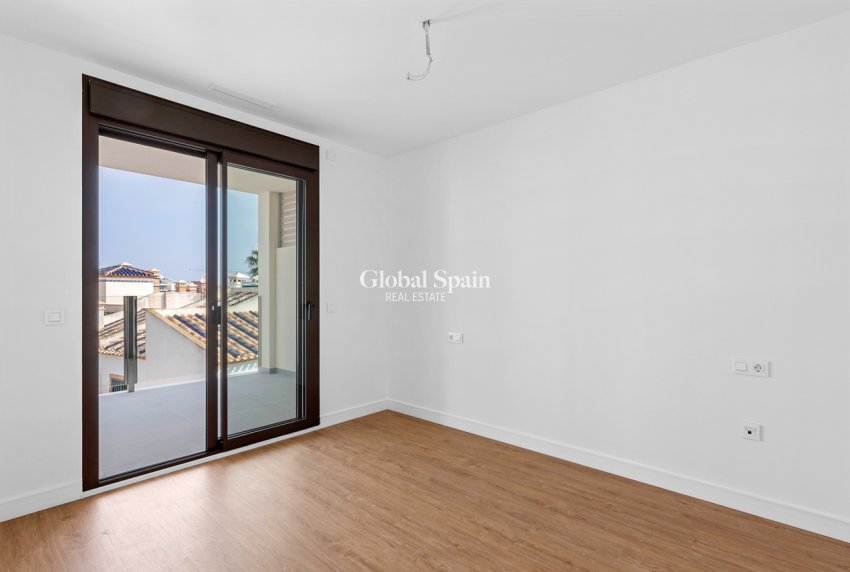 Revente - PENTHOUSE -
VILLAMARTÍN - Costa Blanca