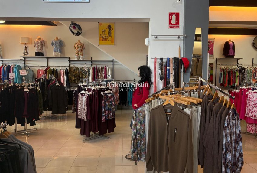 Revente - PROPRIÉTÉ COMMERCIALE -
ALGORFA - LA FINCA GOLF / ALGORFA