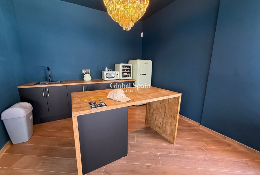 Revente - PROPRIÉTÉ COMMERCIALE -
PALMA - Mallorca